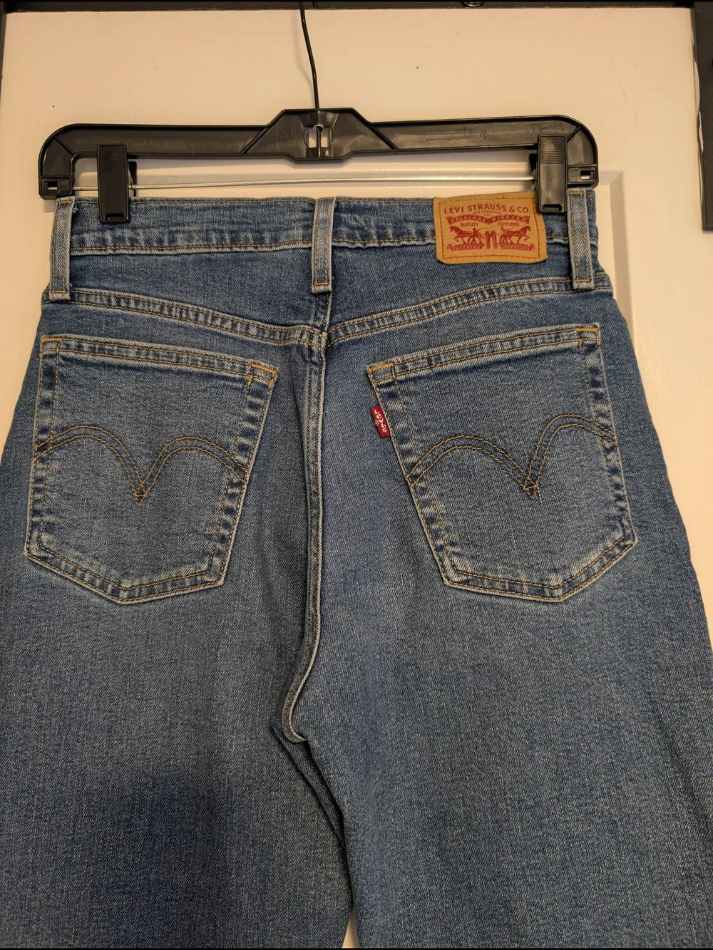 Levi's Women's Straight-Leg Button-Fly Denim Jeans — Medium Blue